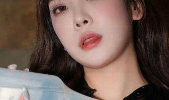 Dami(퀸다미)的居家写真：原来宅在家的每一刻都是时尚秀！