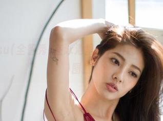 日常：G.su(全智秀)在泳池里，一组让人浮想联翩的套图！