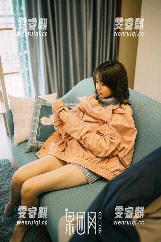 GIRLT果团网 - 最新通灵儿的居家写真，原图透露出的一丝慵懒，正好打动我的心。