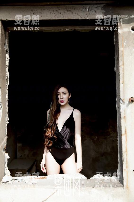 GIRLT果团网 这香肩美背的作品,果团网做得太绝了,图片欣赏完后感觉气氛都不一样,怎么不分享呢?