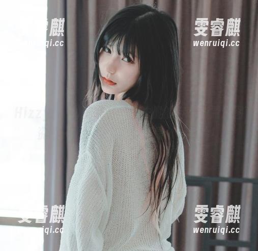 Hizzy(히지)的套装：魔法般的存在。跟原图资源一比，那个衣架都是个小可怜！