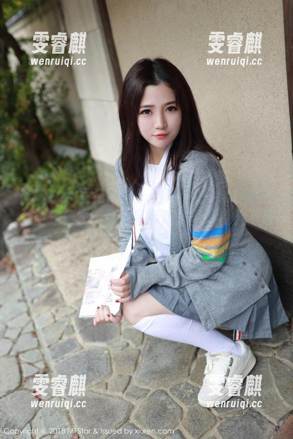MFStar模范学院-Manuela玛鲁娜 MFStar模范学院 - 当Manuela玛鲁娜爱上连体衣:这组写真让人怀疑我是不是需要一个衣柜改造!