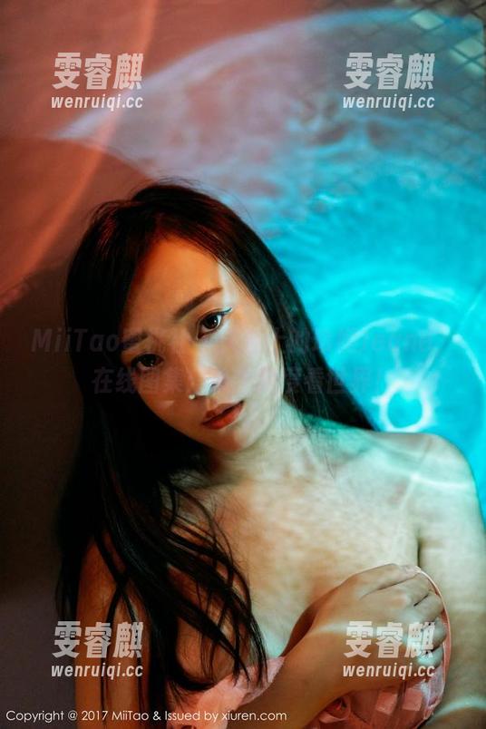 MiiTao蜜桃社 - 天台上的珍妮Jeane，在线图集：换个角度看世界！