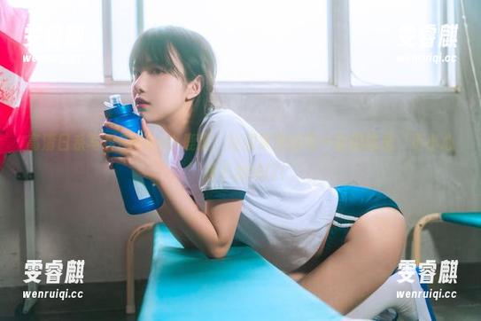 高清日系写真Shika小鹿鹿，让图库里的每一张都像是‘不小心’按下的快门！