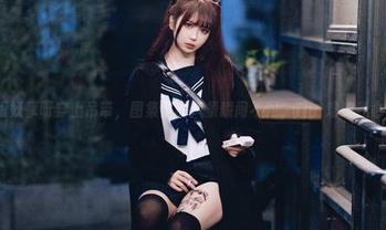 当Tina很妖孽呀穿上吊带，图集里的风景瞬间不同，哇，难道我也该试试？