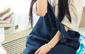TouTiao头条女神 - 这未免太香了！梦心玥绿肚兜，还是免费资源的福利？