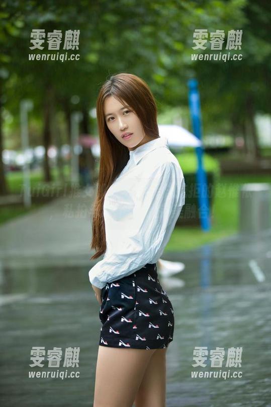 TuiGirl推女郎 - 完全无法抗拒的赵惟依，私拍与JK图包的完美融合！