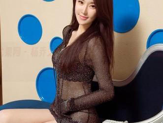 UGirls尤果网 - 杨乔之，裸足之下的美图合集，细腻而又不经意的瞬间。