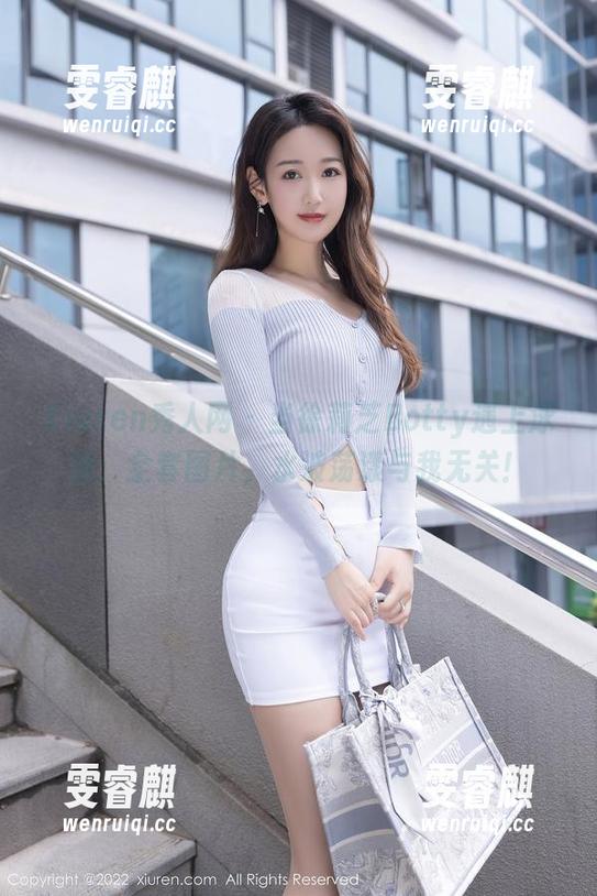 Xiuren秀人网 - 当徐莉芝Botty遇上泳池：全套图片，水波荡漾与我无关！