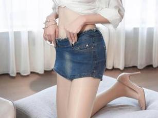 Xiuren秀人网 - 智恩baby带你走进她的美腿图包，果然有人是为腿生的！
