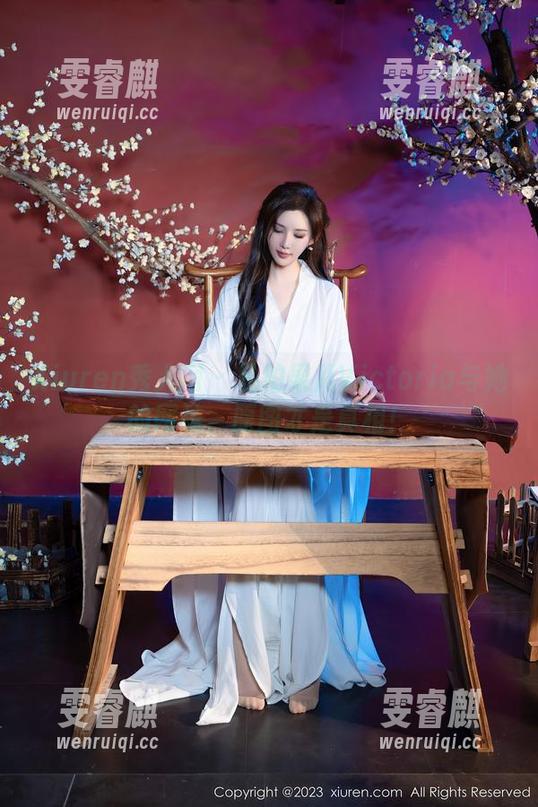Xiuren秀人网 - 私拍果儿Victoria与她的网袜，原图才是真相！
