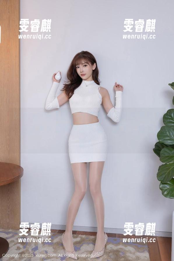 Xiuren秀人网-陈大榕 Xiuren秀人网 - 看陈大榕的纯白写真集,你以为只是简单的下载?错了,内有玄机!