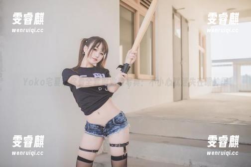 Yoko宅夏带你看全套职业装写真：不小心就迷失在眼神里