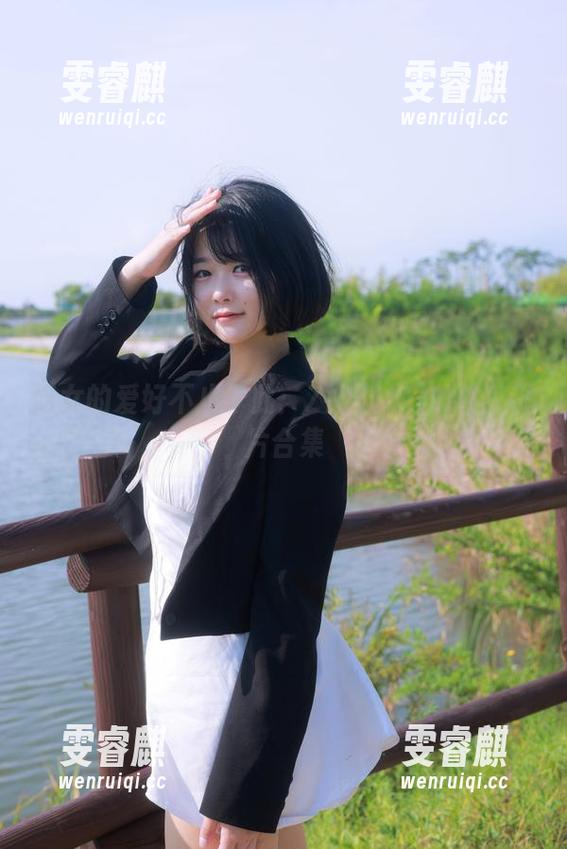 修女的爱好不止于此：Zia(지아)的性感图片合集