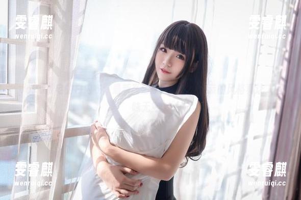 yoko夏宅的白内衣，最新高清原图，玩世不恭的风格真让人回味无穷。