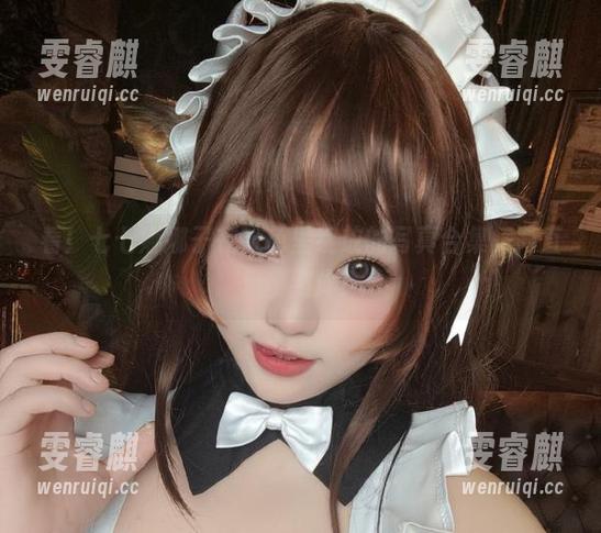看！七七娜娜子在粉色里绽放的写真合集，简直是甜到炸！