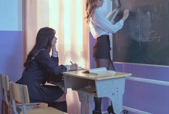 苗疆少女的云溪溪奶桃高清写真集，让人感觉她是从山中走出的仙女吧？