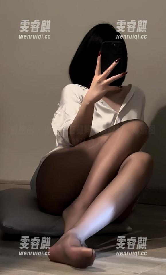 保守的二舅妈 微密圈 - 保守的二舅妈对镜时刻:高清图库里的认真八卦