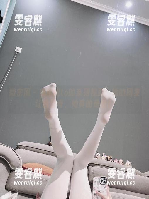 兔宝妮to 微密圈 - 兔宝妮to的系列视频:她的图集让我思考,她真的是谁?