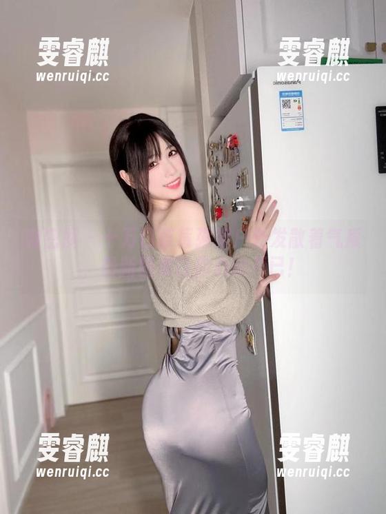 微密圈 - 十万口草莓粥粥户外发散着气质，最新图集让你心动不已！