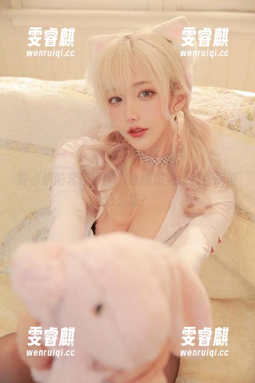 啾小妍的套装原图，谁能想到这样搭配能这么撩？