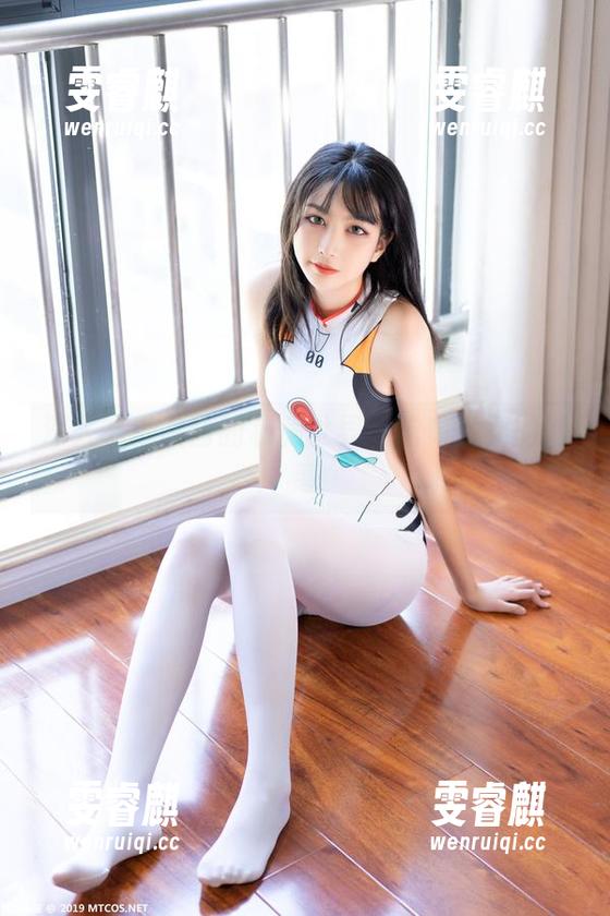 深入喵糖映画的私房世界：吃鸡少女的诱惑