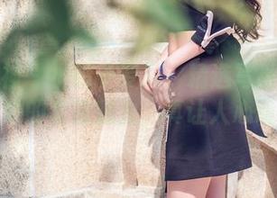头条女神 - 小晴子专属：精选写真集带你看她的套装魅力，真让人心动！