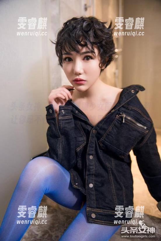 头条女神-樊安妮 头条女神 - 樊安妮制服少女图包,精选到让你忍不住幻想一下“如果我也穿上”的样子。