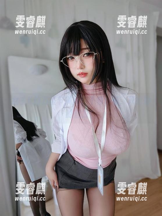 女主K的万圣节美图：不怕小鬼，只怕她的魅力！