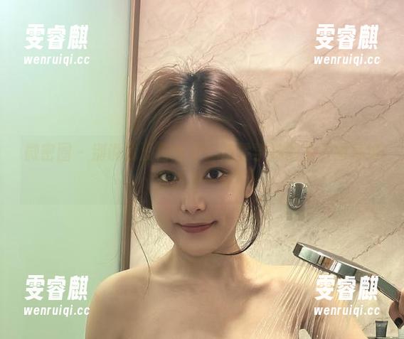 微密圈 - 别说我没告诉你，奶雯学妹的免费图集绝对值得一赏！