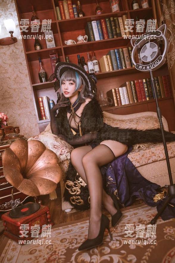 下载高清，看看宫本樱如何在柴郡旗袍里摇曳，音乐真是好搭档！