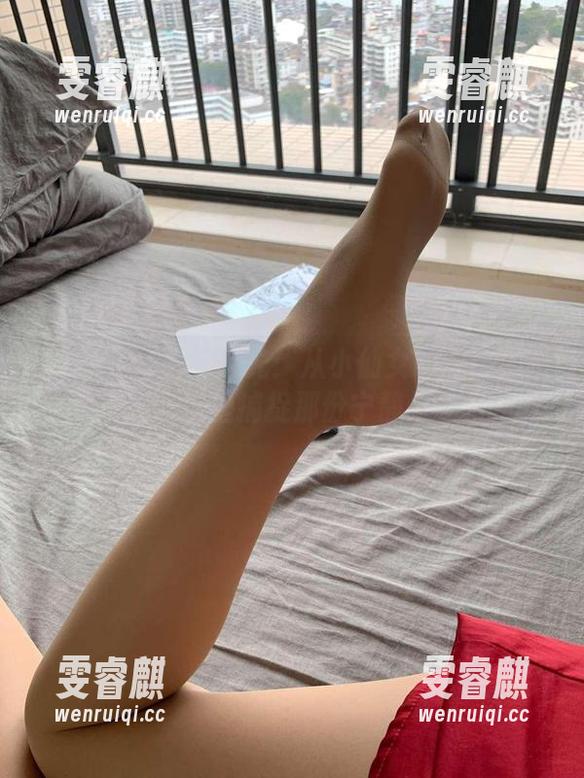 微密圈 - 瑜伽时光：从小仙女ELaine的在线写真里捕捉那份宁静与美好