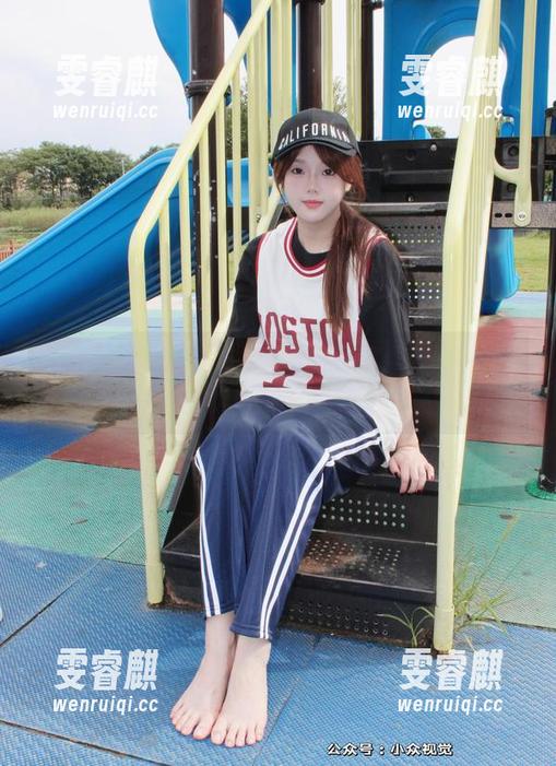 小众视觉-蓉蓉 小众视觉 - 蓉蓉黑色写真合集:她在影子里的优雅舞动