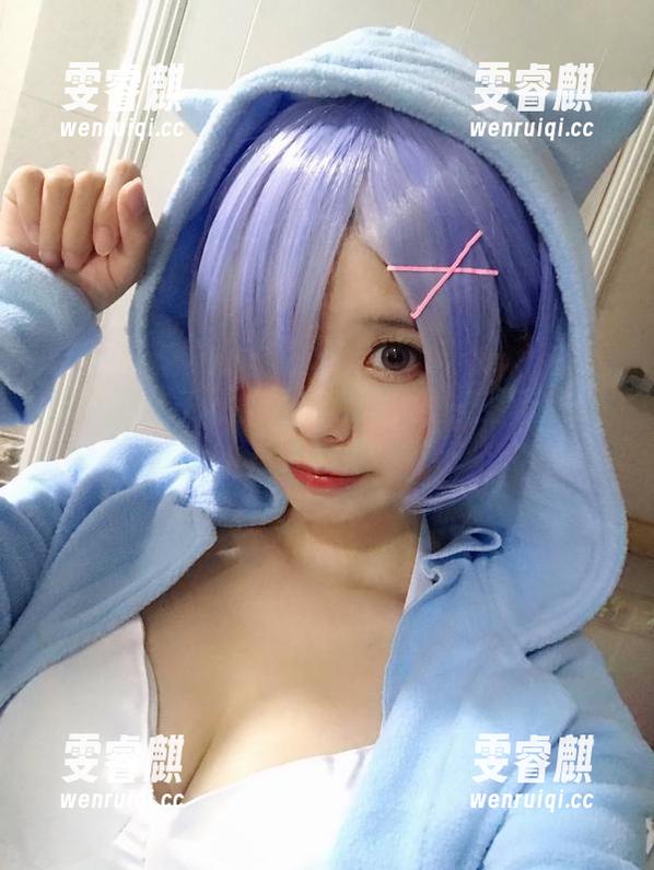 在小野妹子w和猫的世界里：美图壁纸让人心动