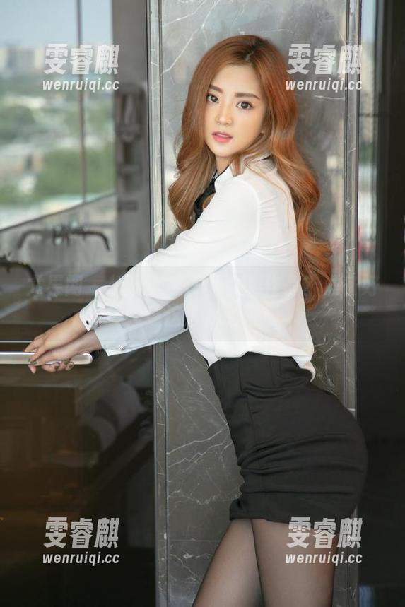 尤果网 - 想看李凌子的女友作品？准备好接受这波心动吧！