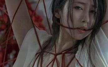 跟随岛田云溪的镜头，一起进入女孩的幻想图包，真的是太令人着迷！