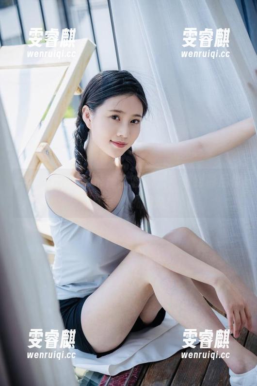 年年Nnian吊带：全套图集，看到最后保证你会心跳加速！