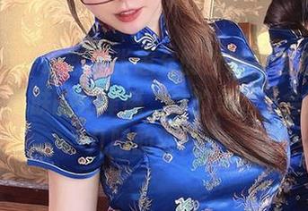 微密圈 - 最新！张思允的白衬衫剧透，完美展示肌肤的光泽感，真的是看了会想多看几眼的那种。