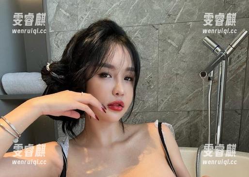 微密圈 - 下载张鑫baby学姐的写真，仿佛她就在我身边，感觉微妙又安静！