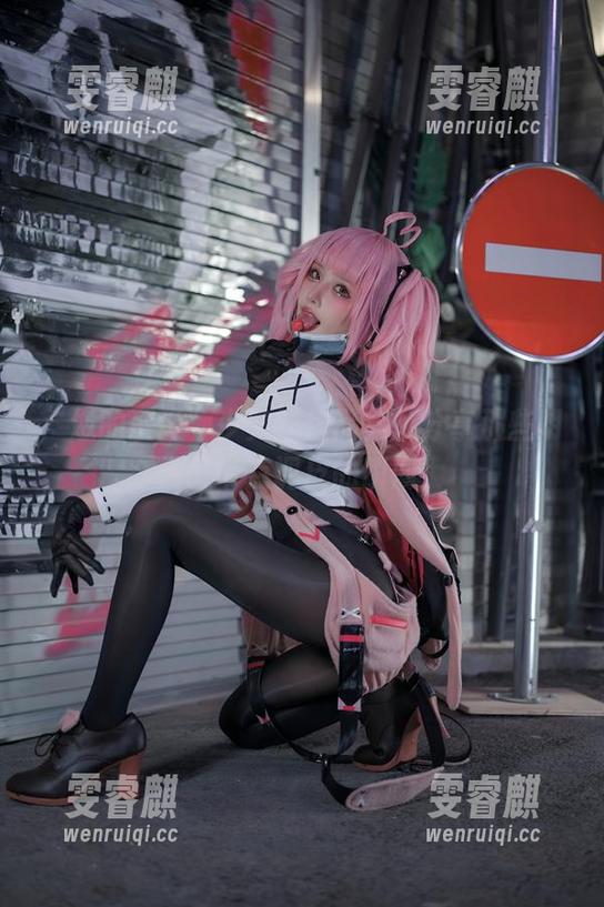 “您的蛋蛋”少女的作品集：分享那些明媚又带点调皮的瞬间！