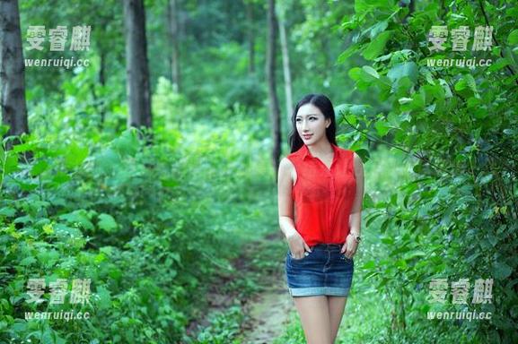 推女郎 - 当夏婉婉遇上定制套装，结果让我感到难以自信