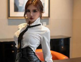 星颜社 - 姚沐迪的长腿写真集，看看她如何把腿长变成一种态度！