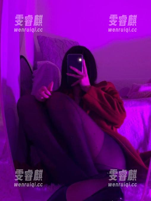 微密圈 - 是可馨耶的毛衣暴露了什么？写真集分享让你目不转睛！