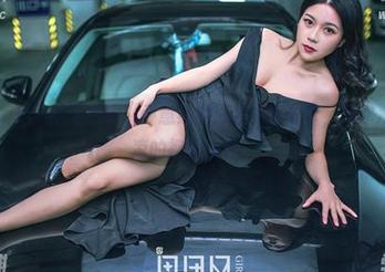 果团网 - 夏天就要来啦，尹意纯的泳装美图分享，为你准备好清凉的视觉洗礼！