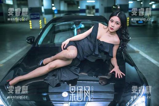 果团网 - 夏天就要来啦，尹意纯的泳装美图分享，为你准备好清凉的视觉洗礼！