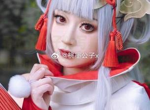 我是在看桃墨公子的写真，还是在和那只美丽的蓝猫产生心灵的共鸣？