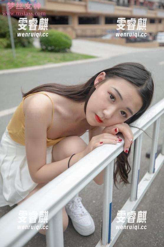 梦丝女神 - 晓晓的裙子真香，居然能被这组美图承包！