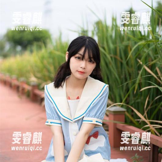 最新图册：梨瑾瑾穿水手服，感觉整个人都像要去海边冲浪了！