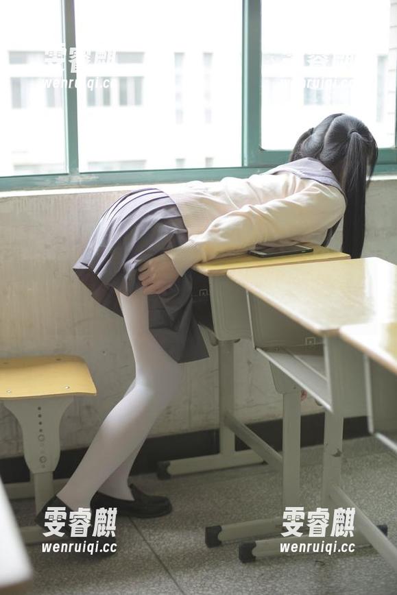 森萝财团-小七 森萝财团 - 慌了?小七和她的内部JK写真,让你陷入想象漩涡