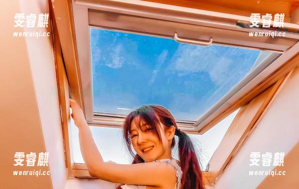 樱晚gigi的学妹写真：免费原图，让你眼前一亮！